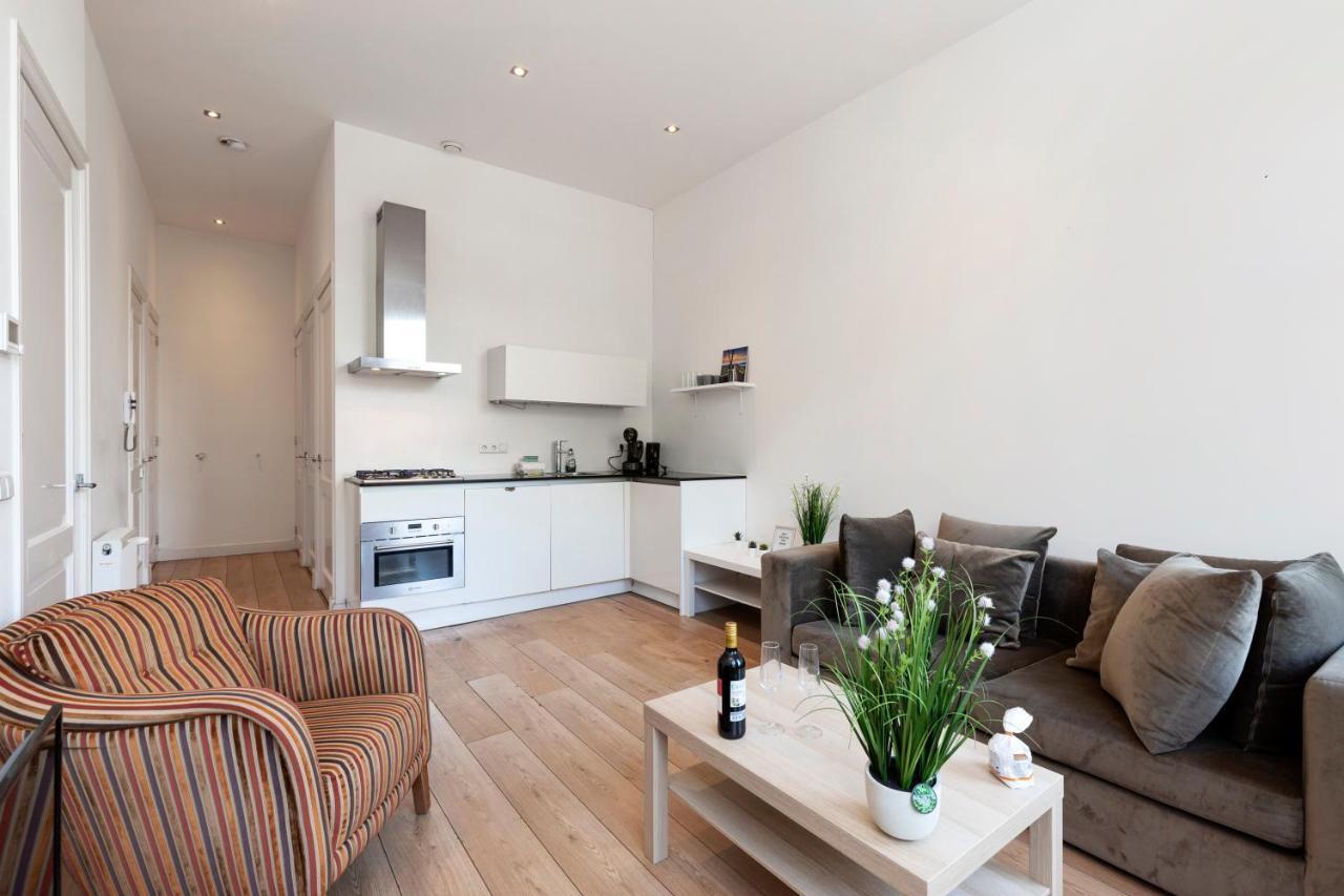 Apartment Comfortable Central With Private Balcony