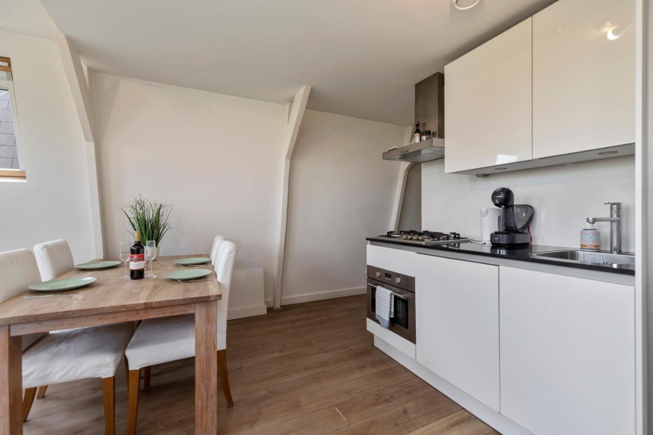 Central Top Floor With Private Balcony - Apt 3 Appartement