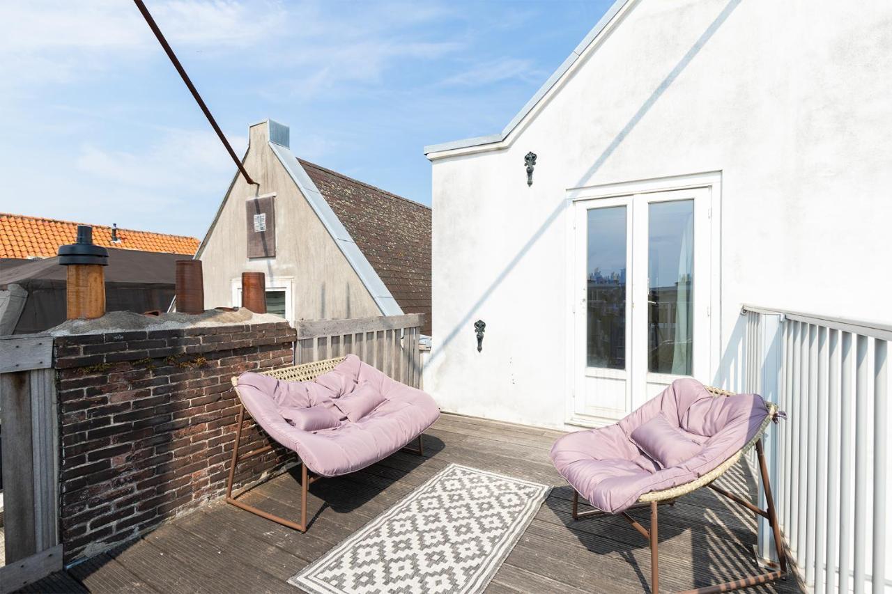Central Top Floor With Private Balcony - Apt 3