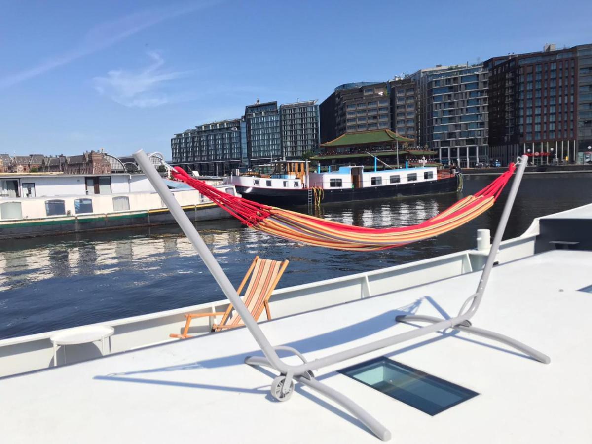 A304 Romantic Seaship In Center Amsterdam