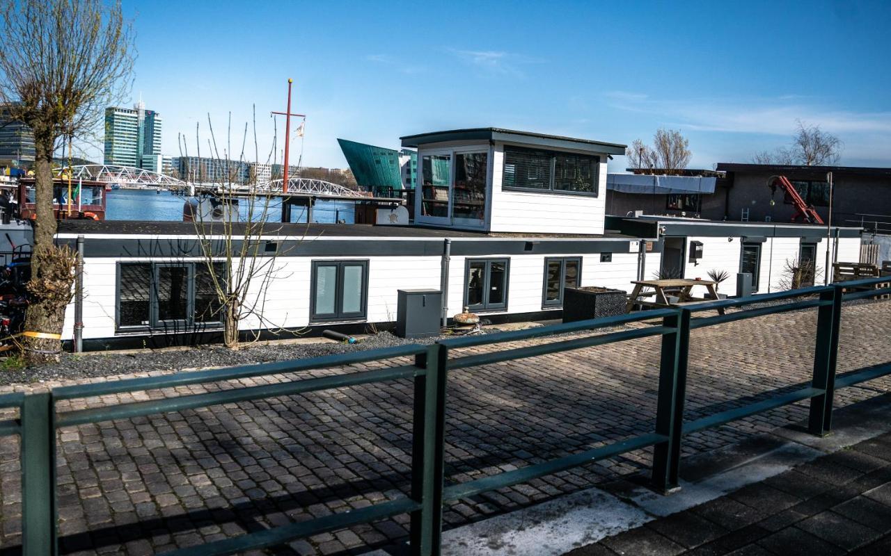 Houseboat-amsterdam * Amsterdam