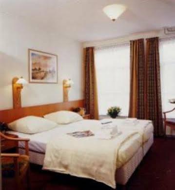 Uptown Hostel