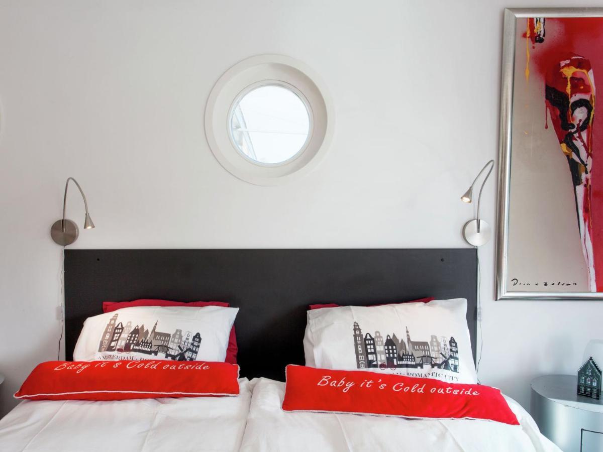 Bateau-hôtel Modern Houseboat In With Terrace Amsterdam
