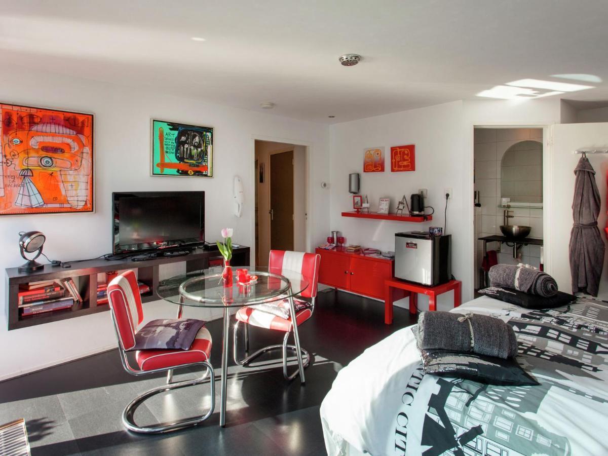 Modern Houseboat In With Terrace Bateau-hôtel Amsterdam