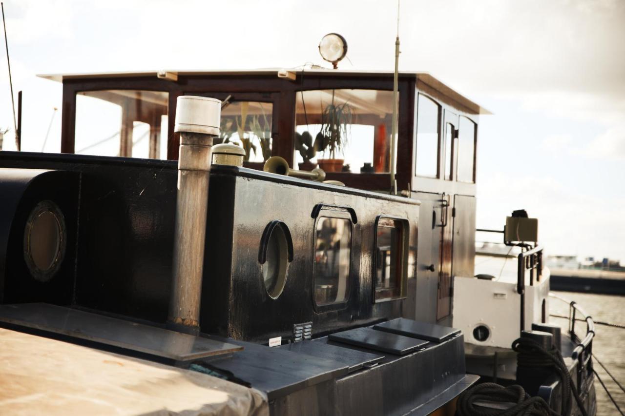 Captain Pippi; Amsterdam's Finest Houseboat Bateau-hôtel *