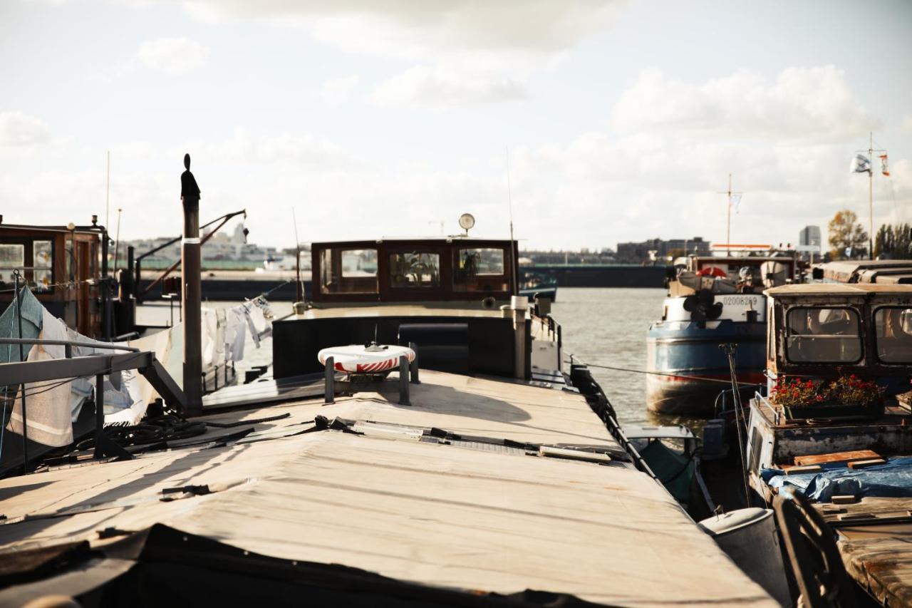 Captain Pippi; Amsterdam's Finest Houseboat Bateau-hôtel