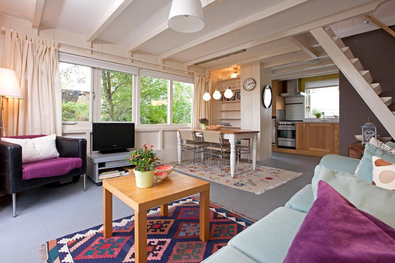 Very In Durgerdam, With Private Garden, Free Parking, Pets Allowed Hébergement de vacances *
