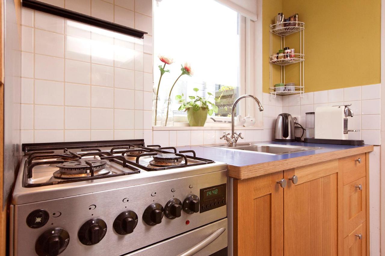 Very In Durgerdam, With Private Garden, Free Parking, Pets Allowed Hébergement de vacances