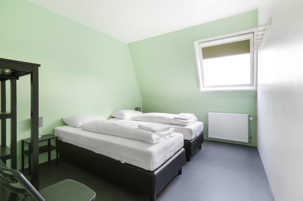 Hans Brinker Hostel *