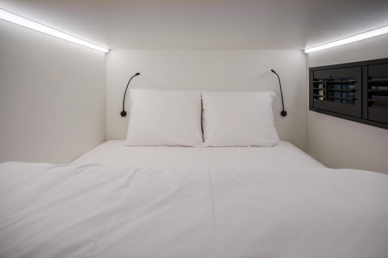 This HoTel Hostel