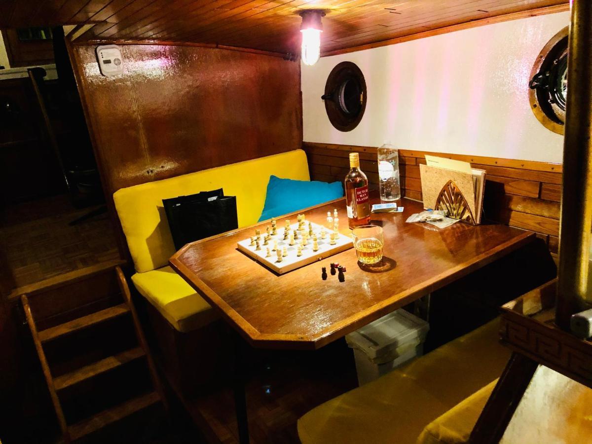 Hotel en barco Boat Center