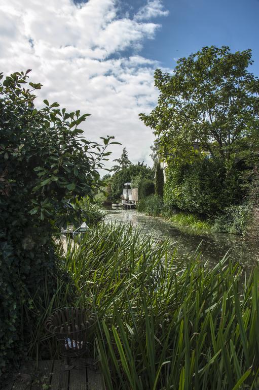 Canal Garden Staywell Apartment