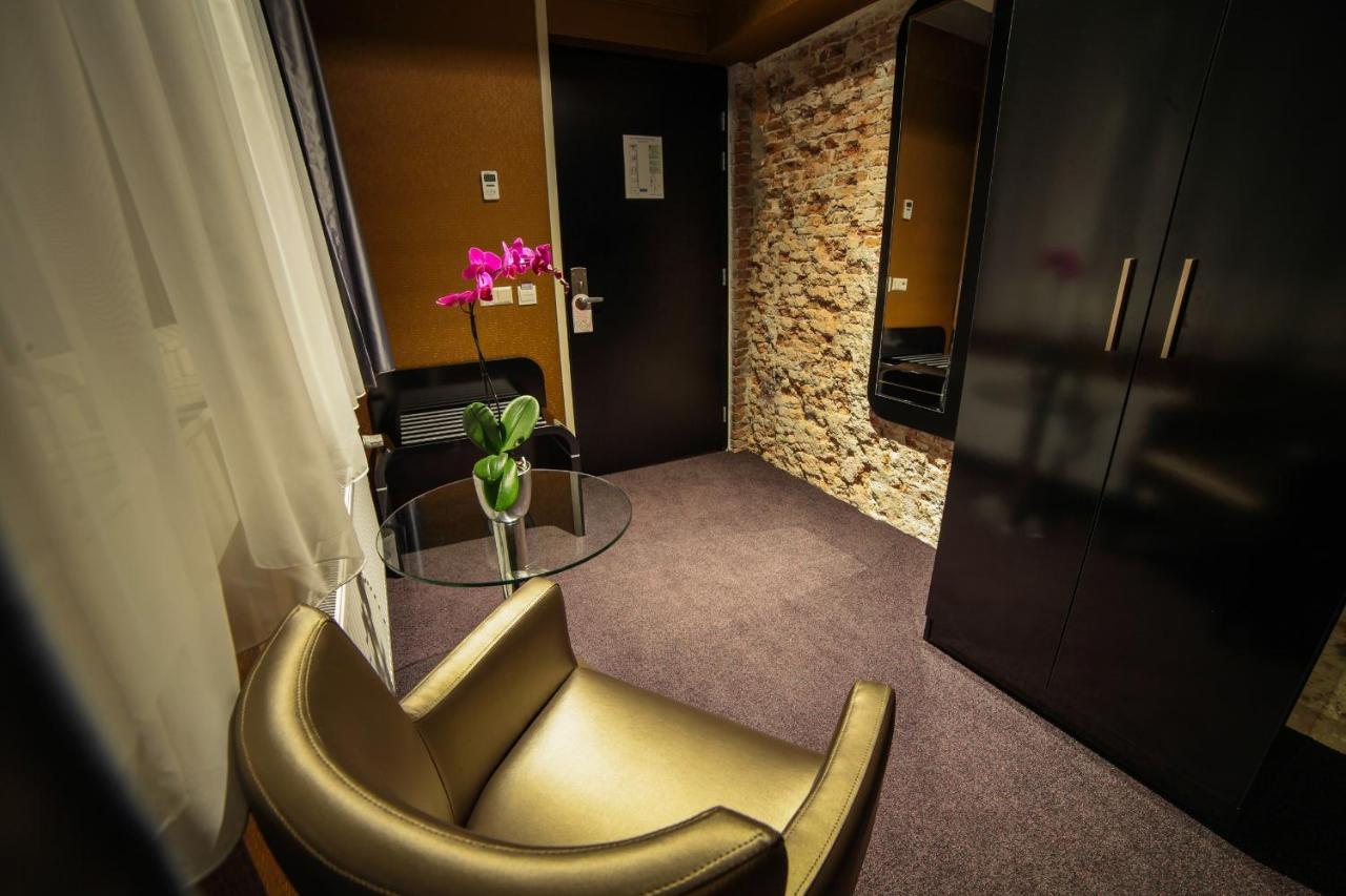 Hotel a capsule Double Room In Mansion