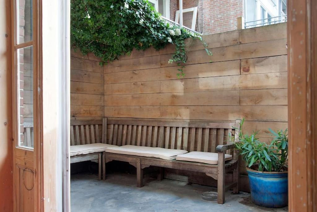 The Little Townhouse Couette-café