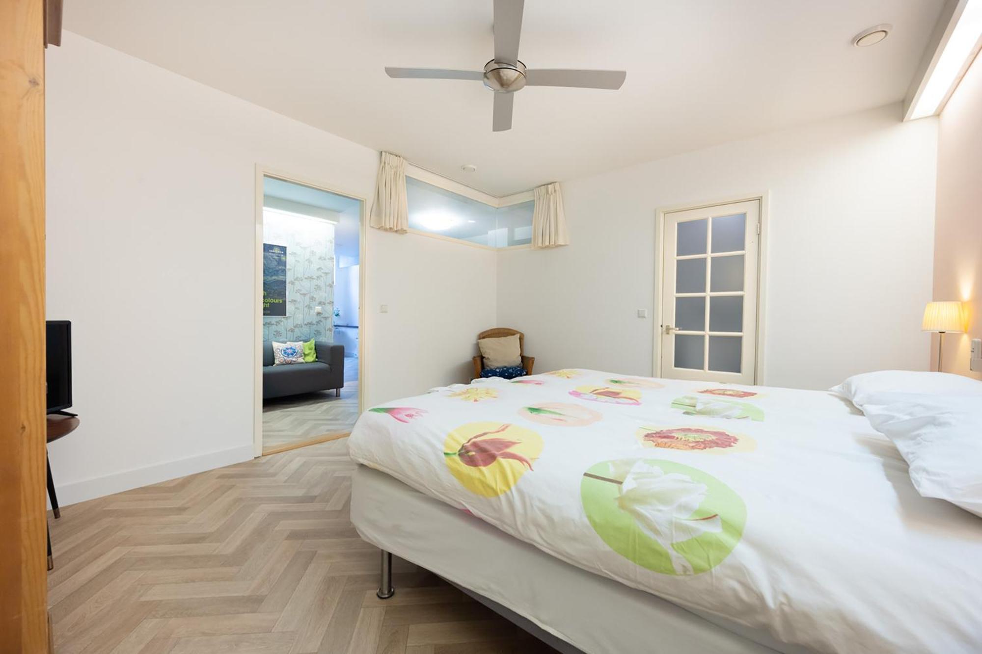 Bloembed 3* Amsterdam