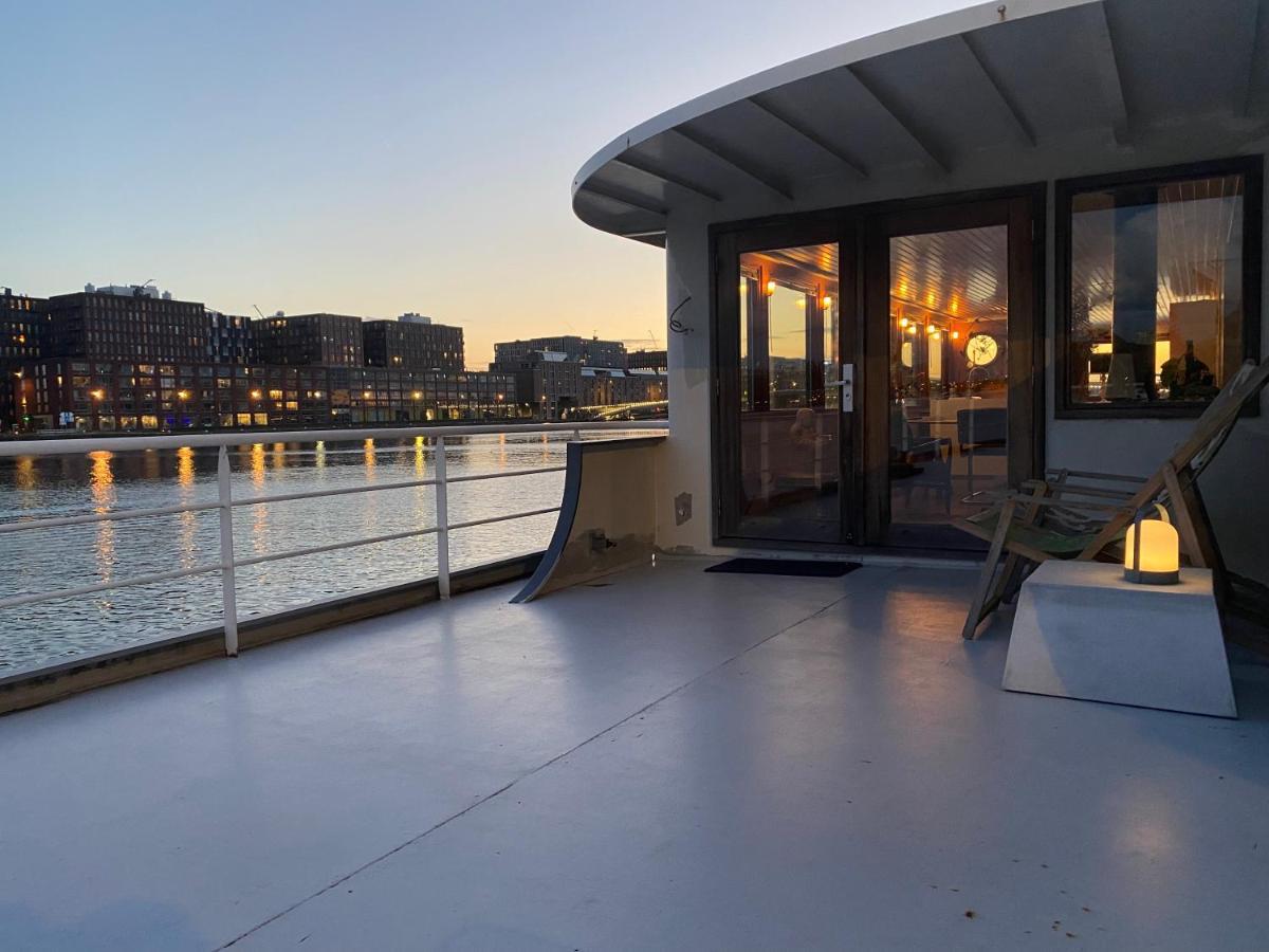 Bateau-hôtel Stunning Boat With A View