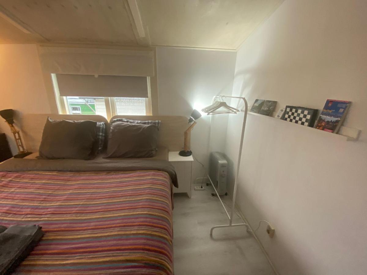 Boat Bed & Breakfast