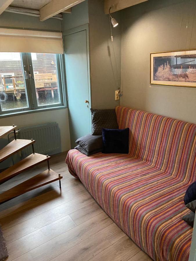 Boat Bed & Breakfast *