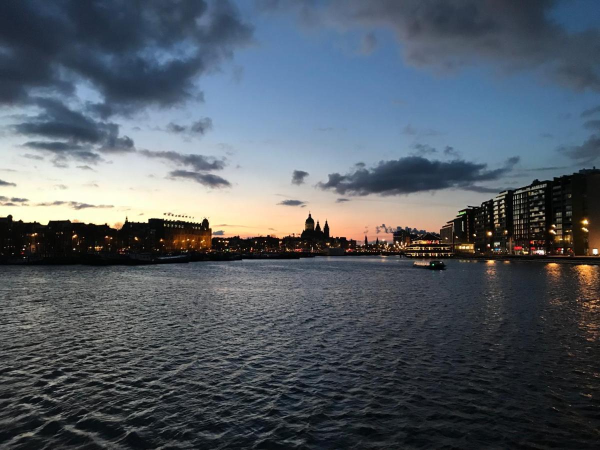 Hotelboat Iris * Ámsterdam