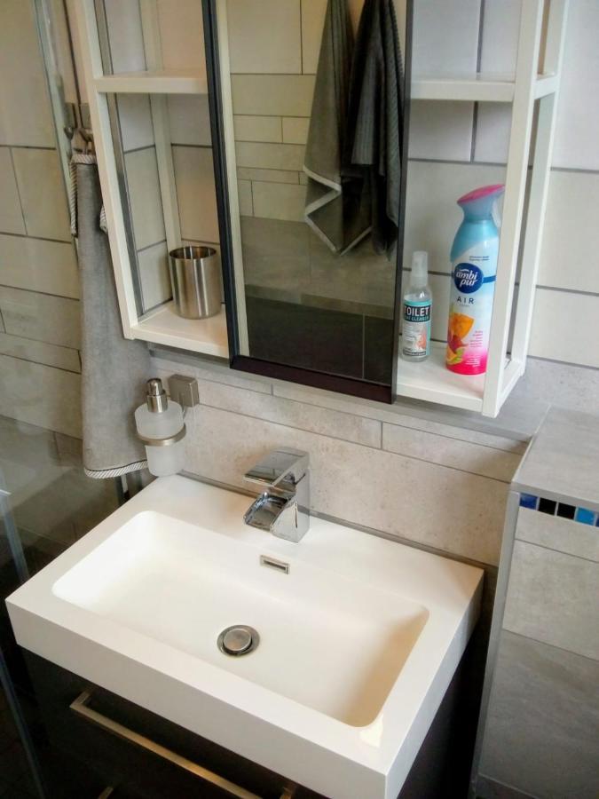 Aldo, Not For Parties, Not A Hotel, With Shared Bathroom, No Kitchen Séjour chez l'habitant Amsterdam