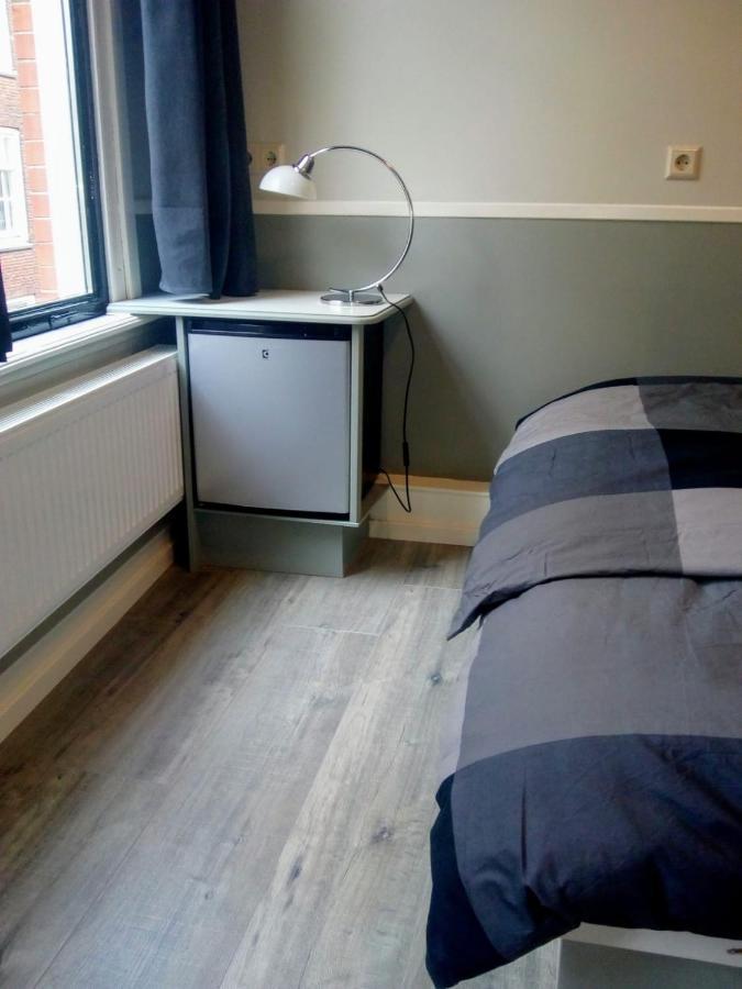 Aldo, Not For Parties, Not A Hotel, With Shared Bathroom, No Kitchen Séjour chez l'habitant Amsterdam