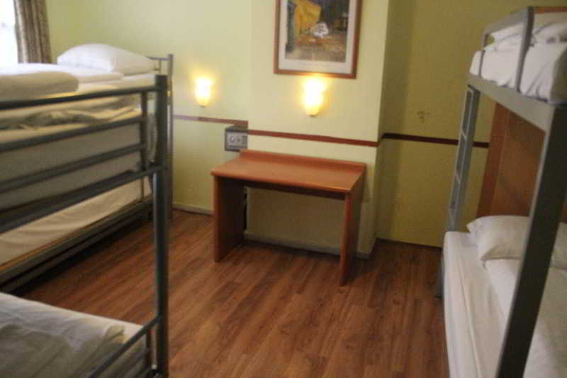 Orange Tulip Hotel *