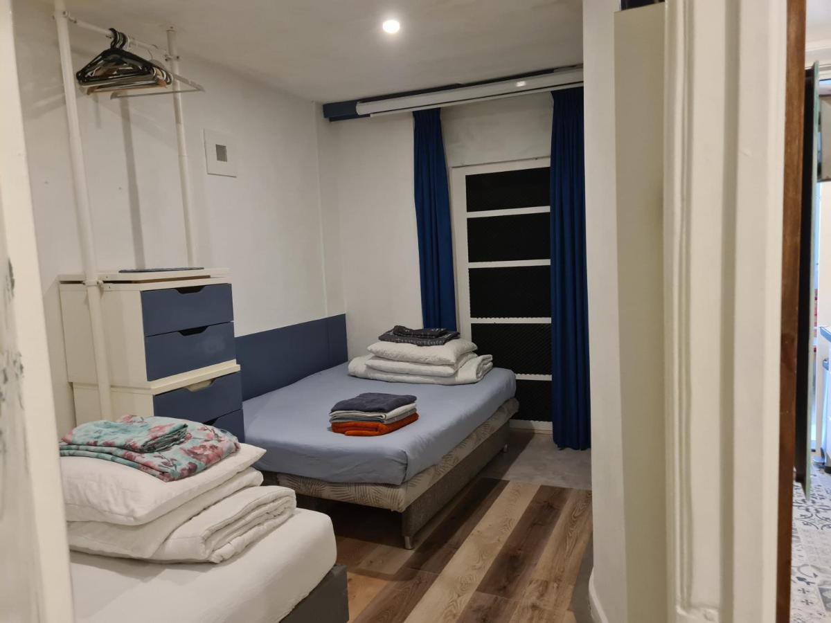 1 Bedroom 15 Min By Tram To Centre! *