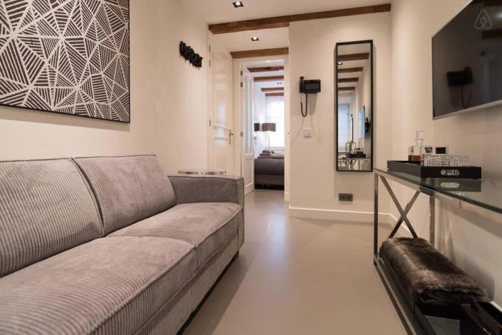 Apartment Canal Dream *