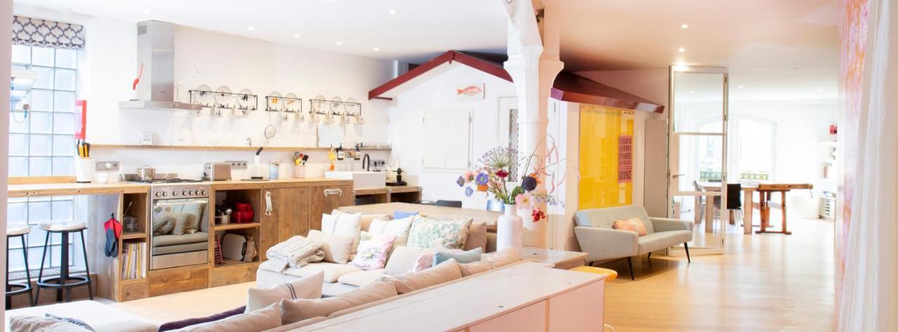 Flo's Atelier - Family Couette-café Amsterdam