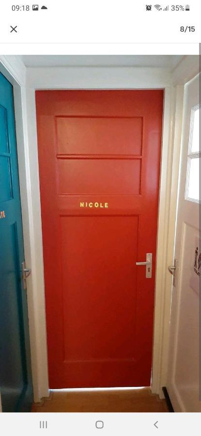 Nicole, Not For Parties, Not A Hotel, With Shared Bathroom, No Kitchen Privat bolig Amsterdam