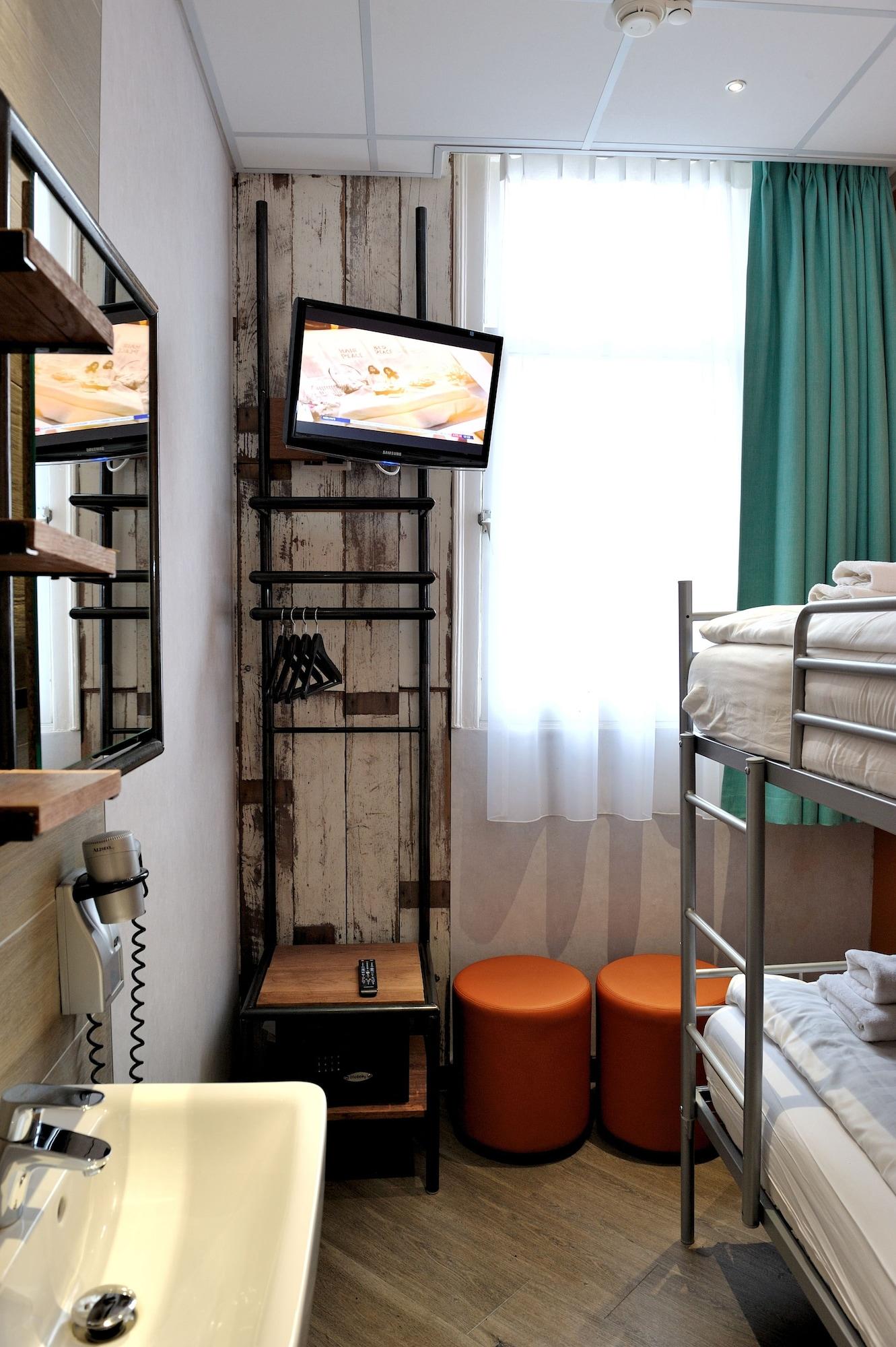 Tourist One Hotel