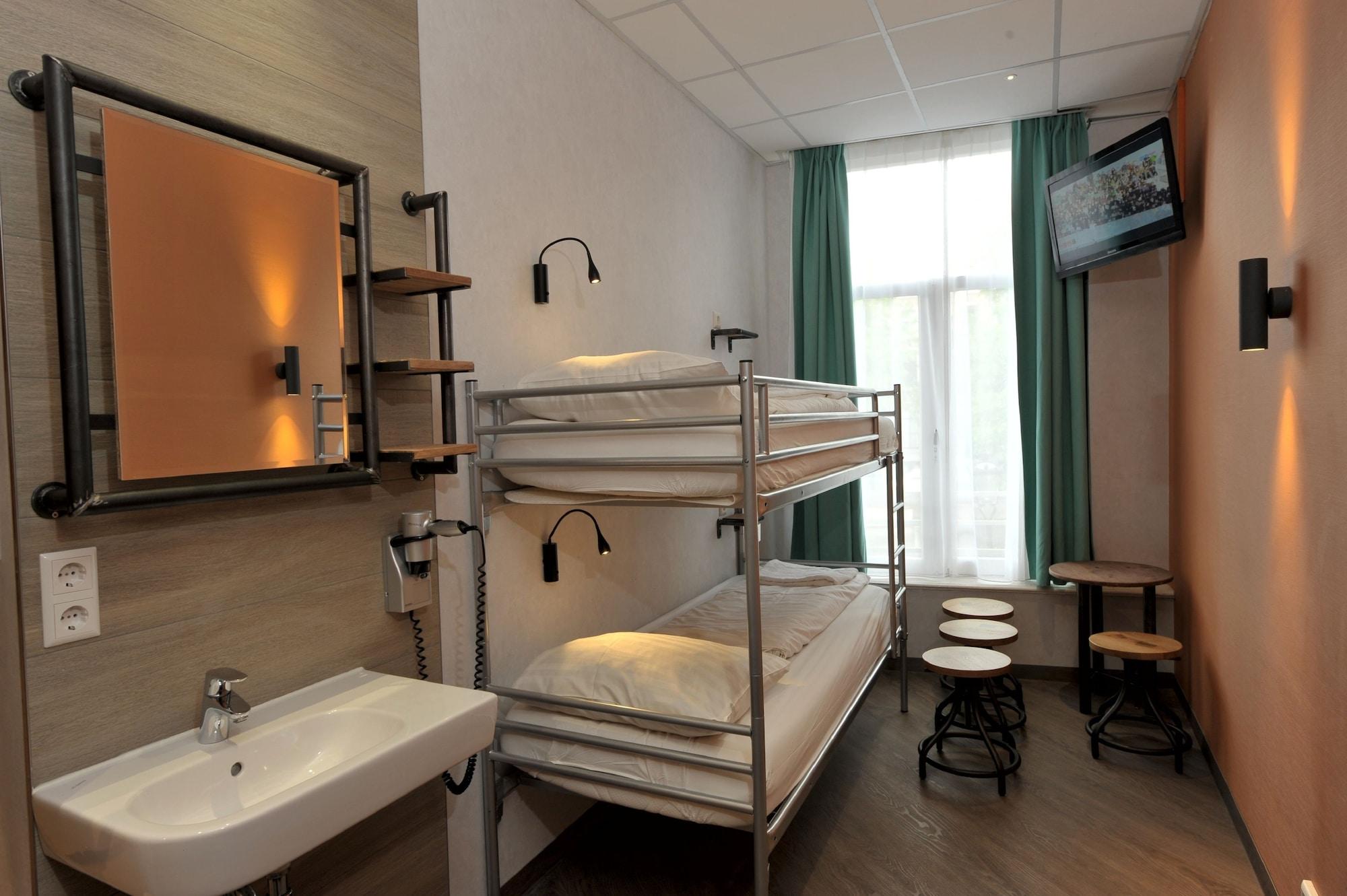 Hotel Tourist One 2*