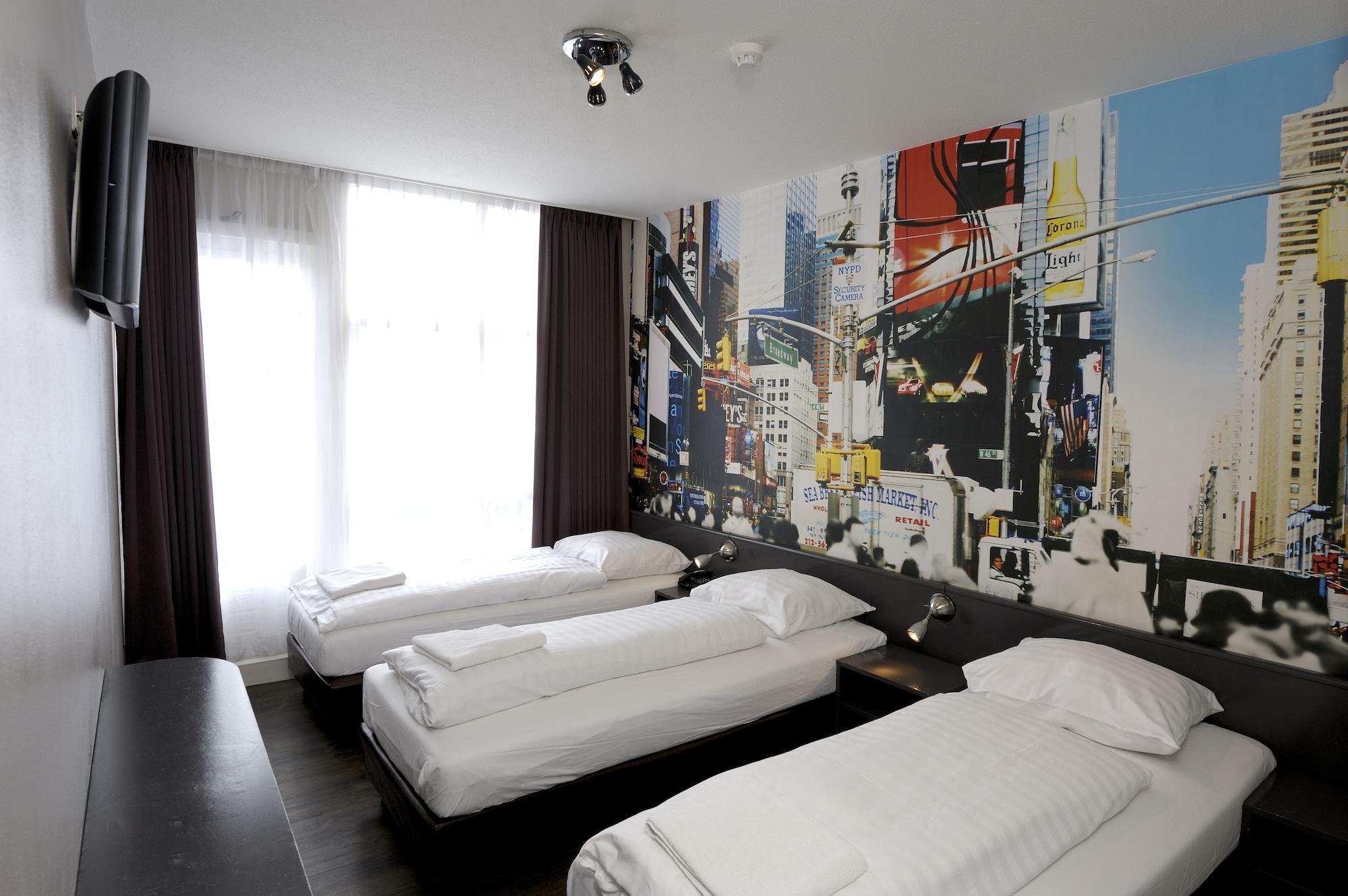 Tourist One Hotel 2*