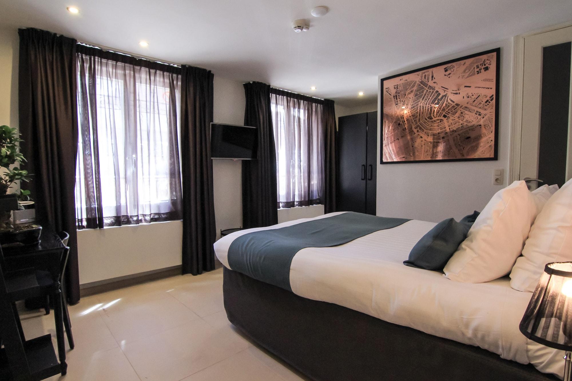Hotel No. 377 House