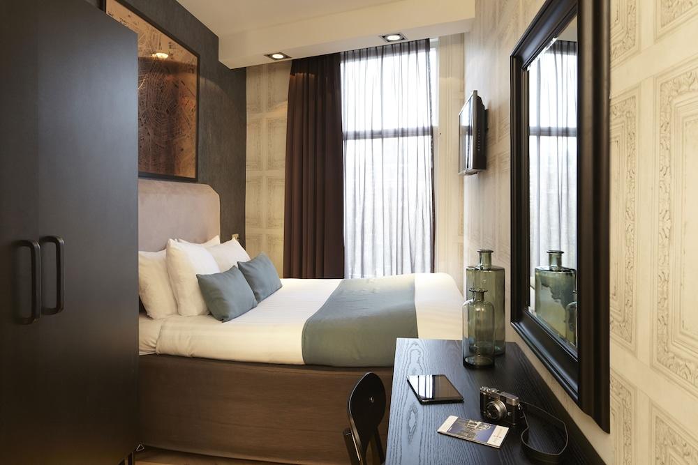 Hotel No. 377 House