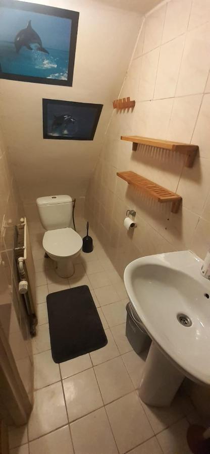 Maison d'hôtes Iru, Not For Parties, Not A Hotel, With No Kitchen