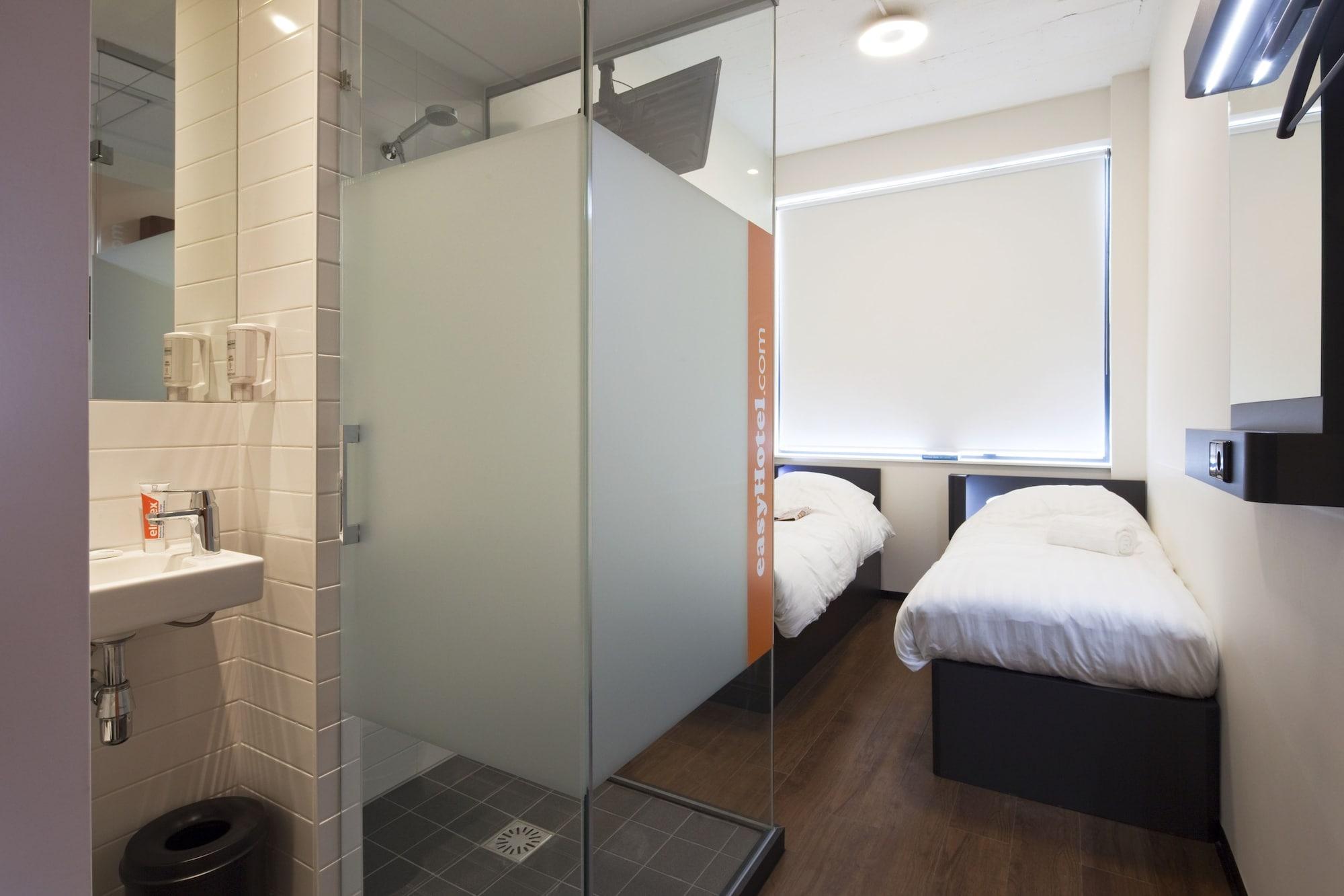 Easyhotel Centre South 2*