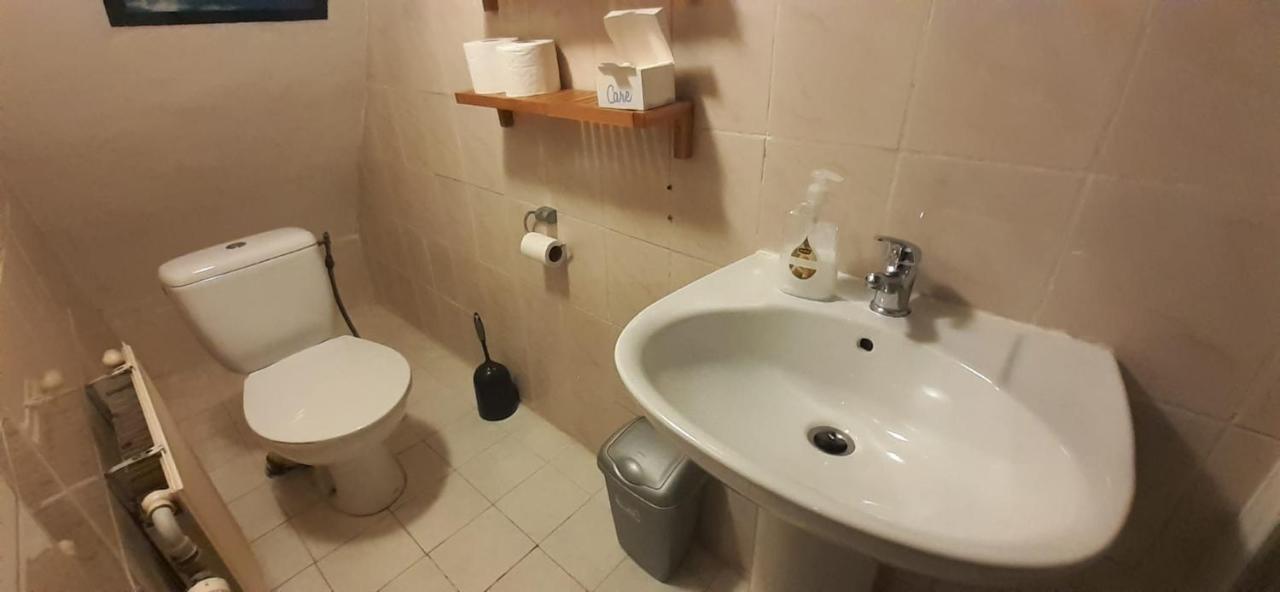 Iru, Not For Parties, Not A Hotel, With No Kitchen * Amsterdam