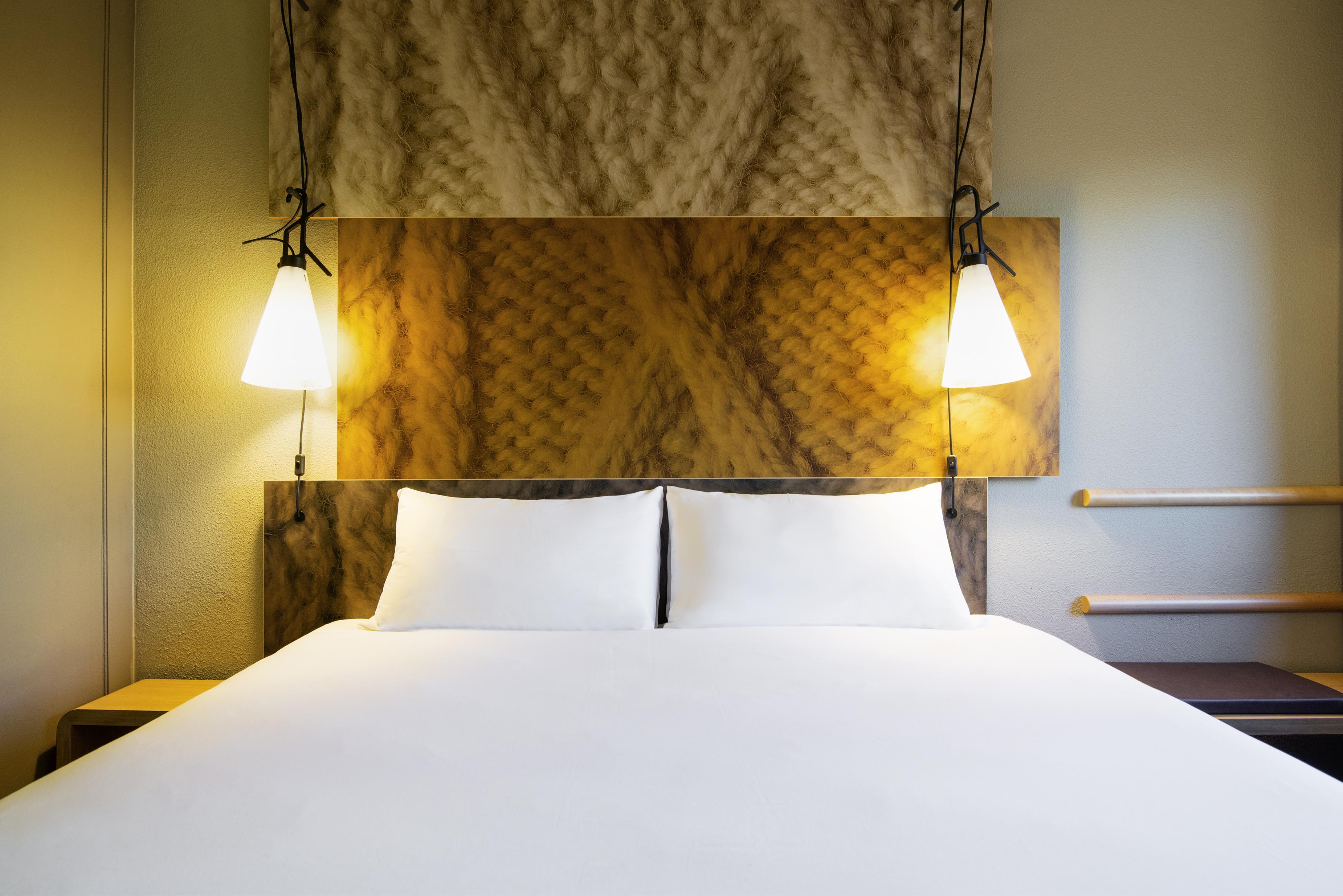 Hotel Ibis Centre Stopera 3*