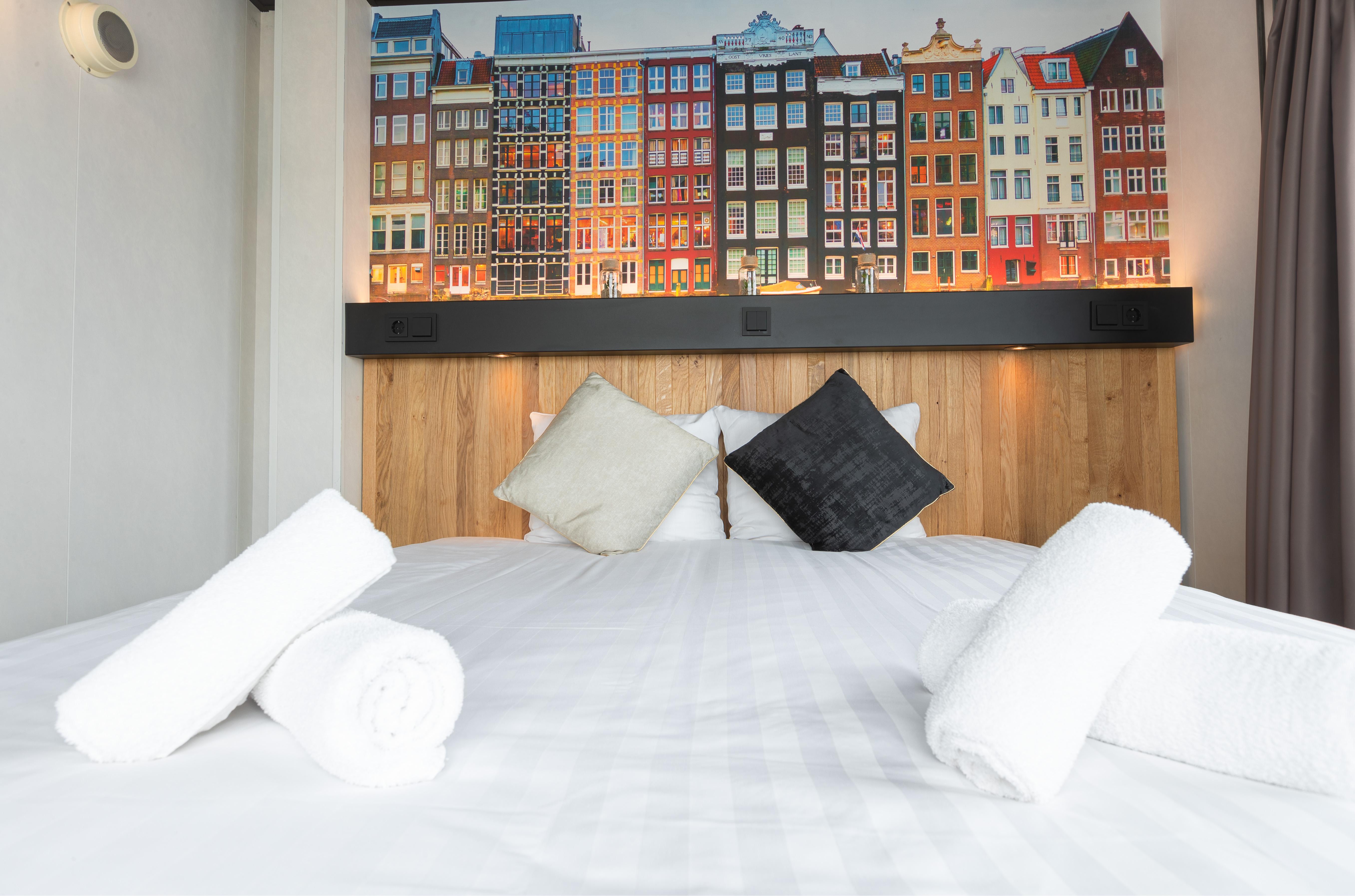 Hotel Botel 3*