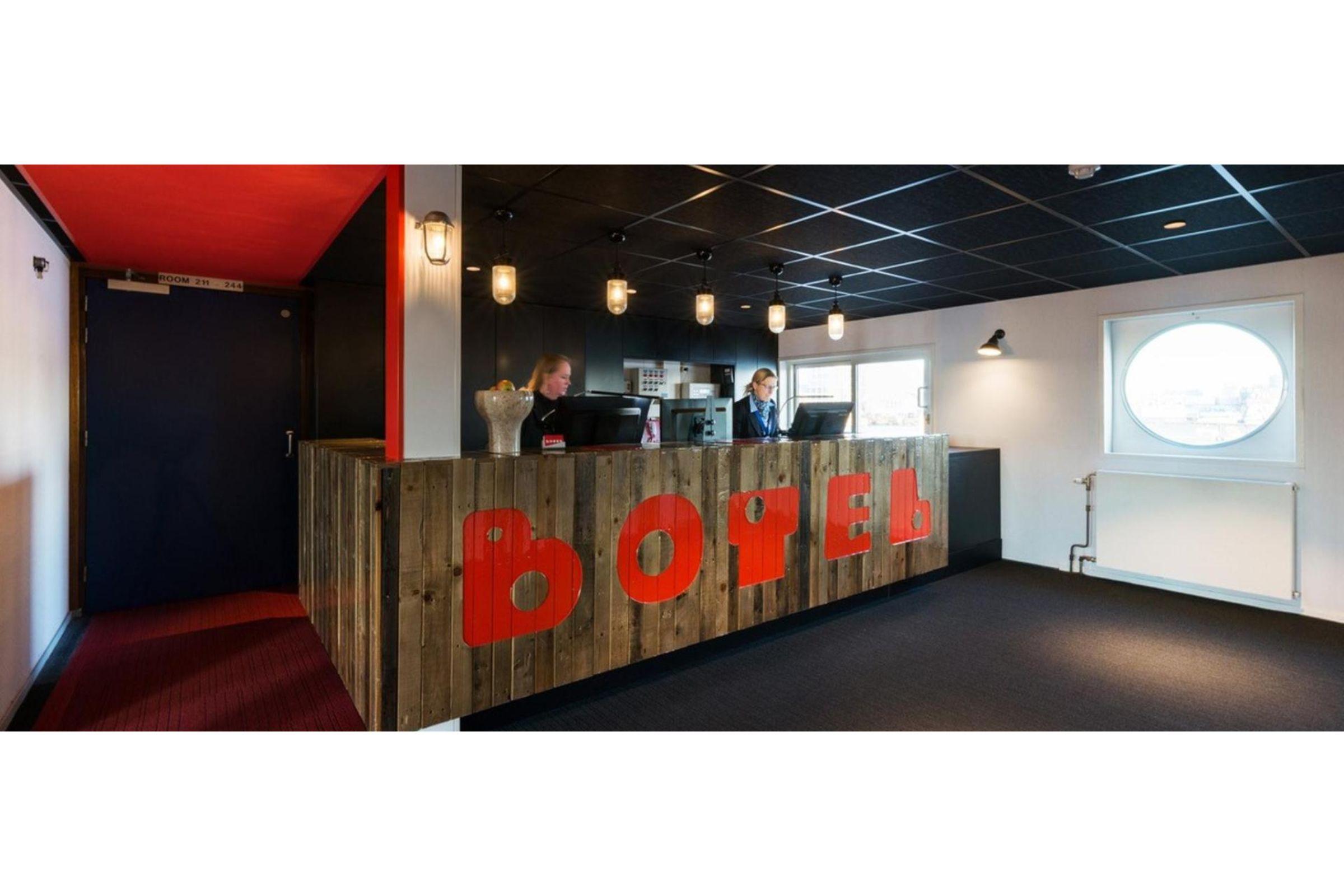 Hotel Botel 3*