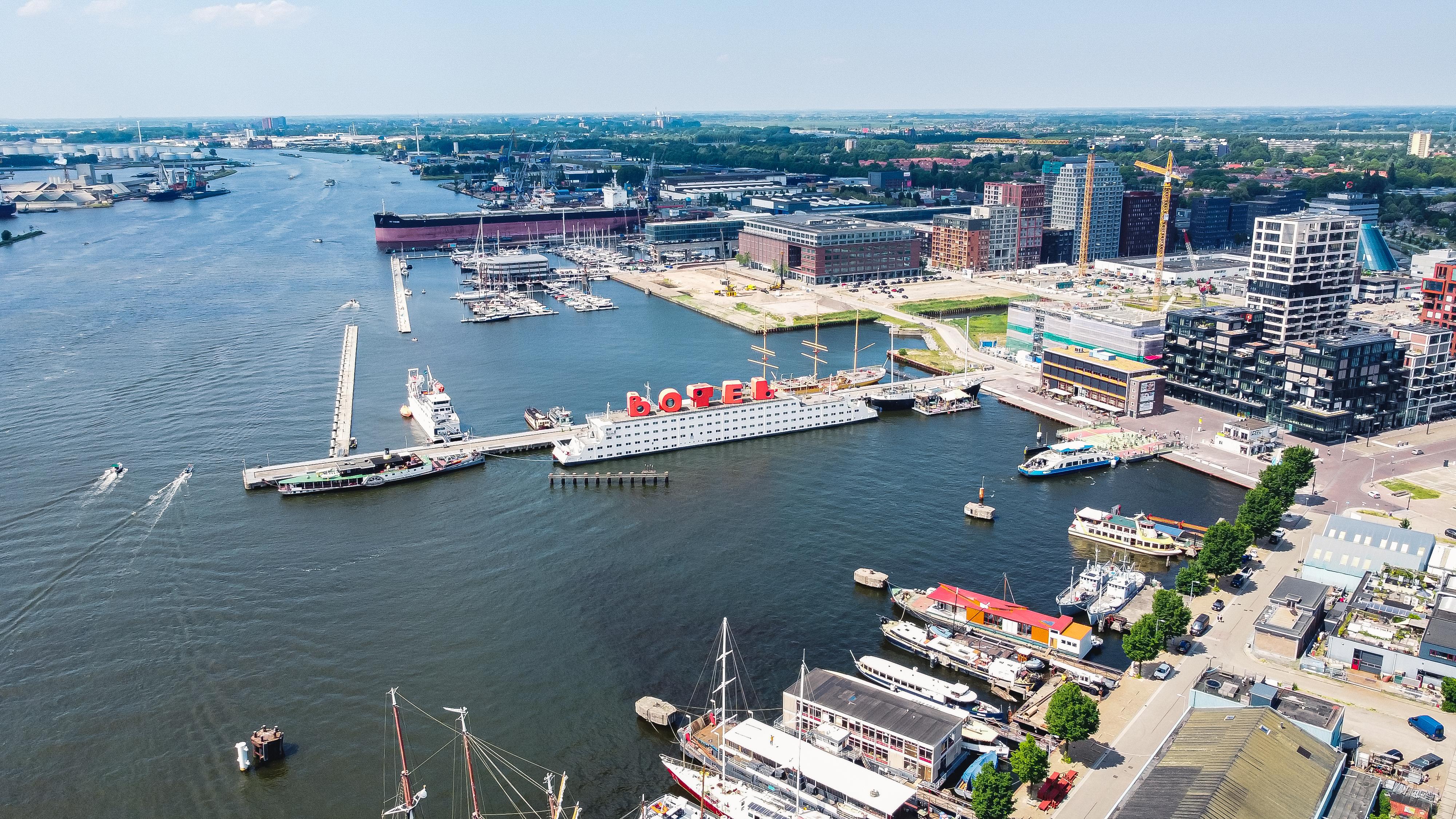 Hotel Botel 3*