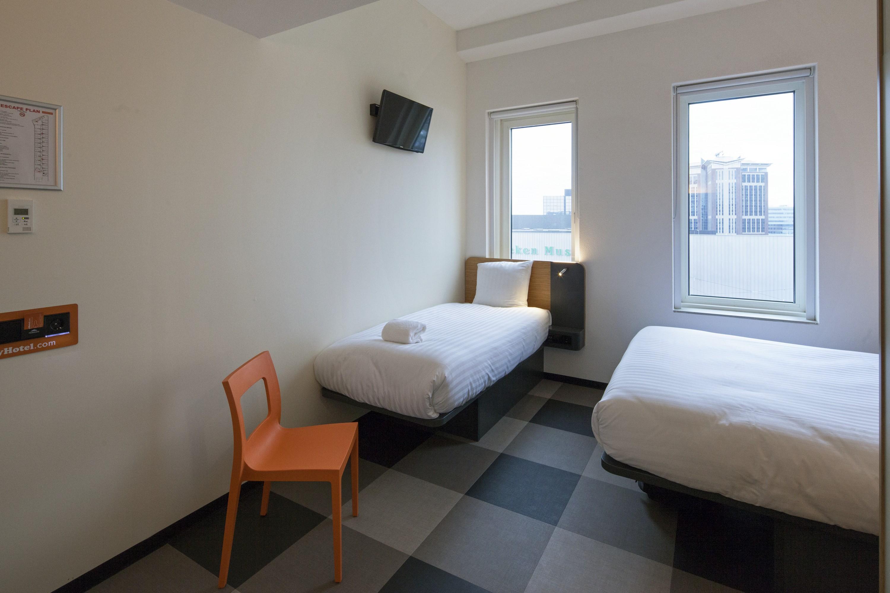 Easyhotel Arena Boulevard 2*