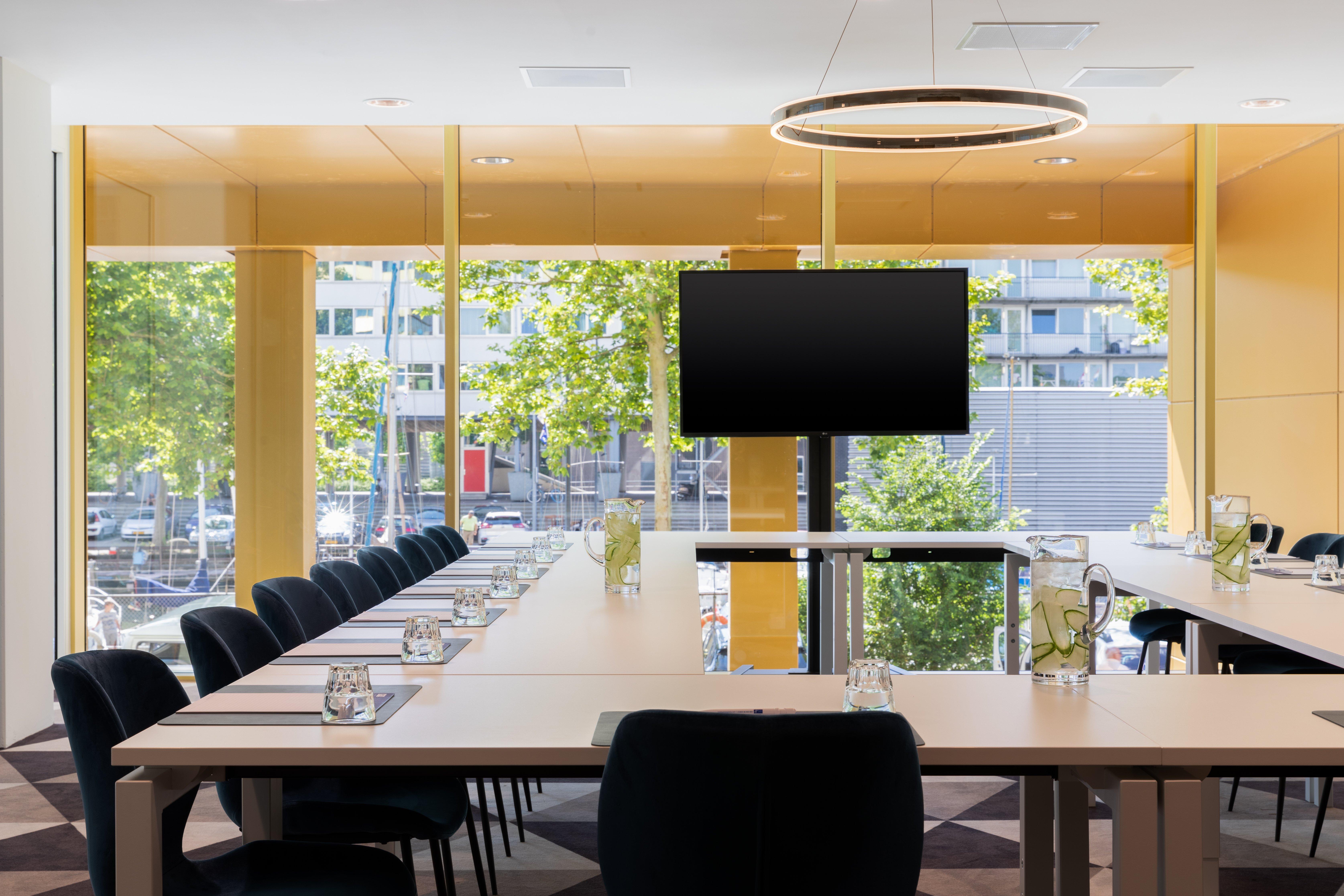 Express - North Riverside By Ihg Hotel 3*