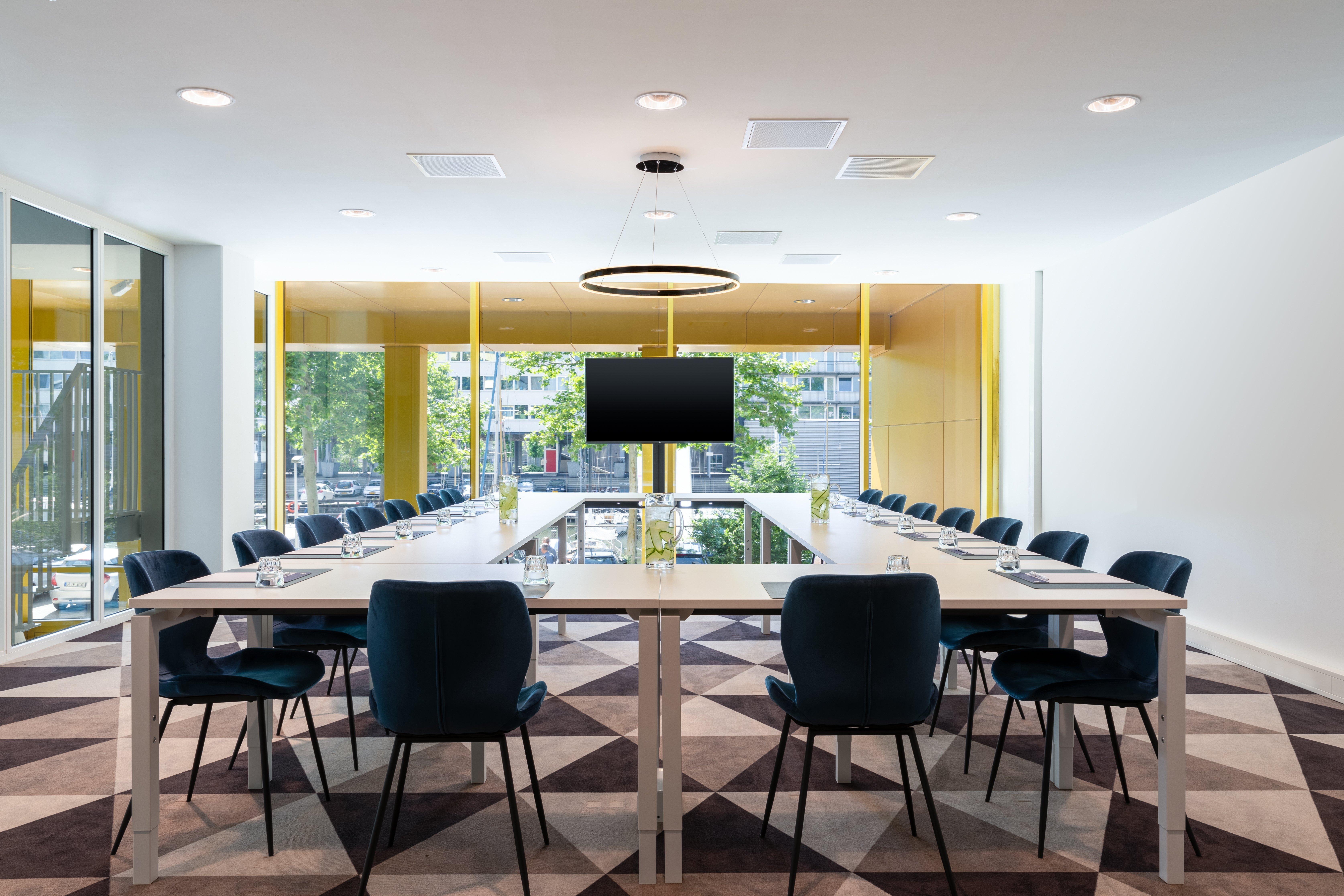 Express - North Riverside By Ihg Hotel