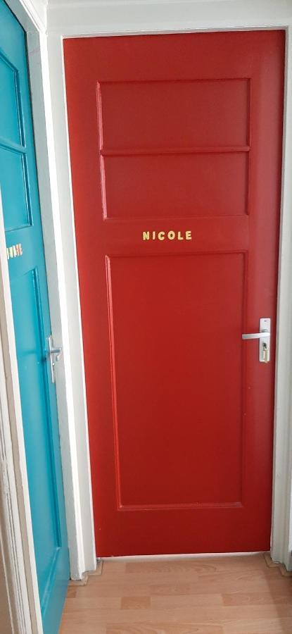 Nicole, Not For Parties, Not A Hotel, With Shared Bathroom, No Kitchen Privat bolig Amsterdam