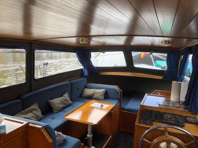 Bed & Breakfast Boat & Breakfast