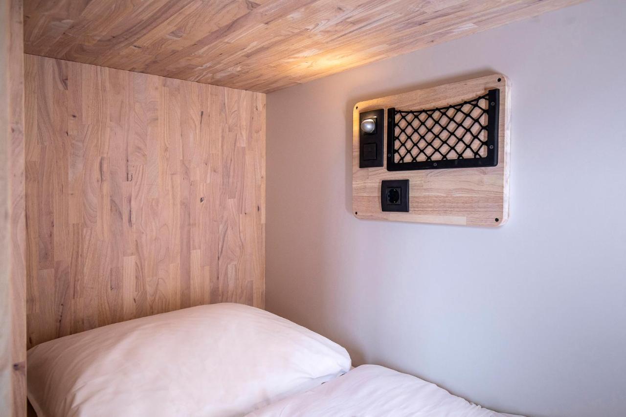 Hostel The Bee