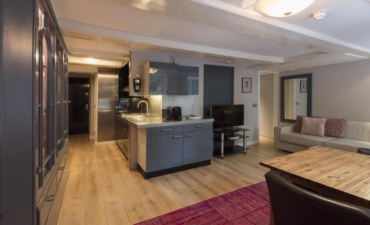 Dutch Masters Short Apartamento *