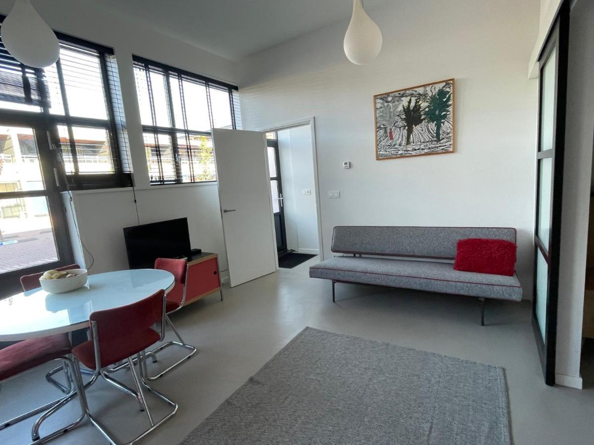 28a5 With Free Parking Place Amsterdam
